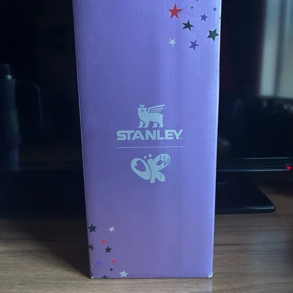 Olivia Rodrigo Purple 40oz Stanley - Picture 5 of 7